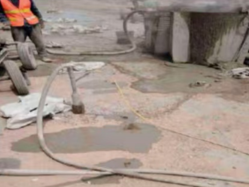 道滘镇水泥混凝土路面板底注浆技术 路面脱空注浆整治方案