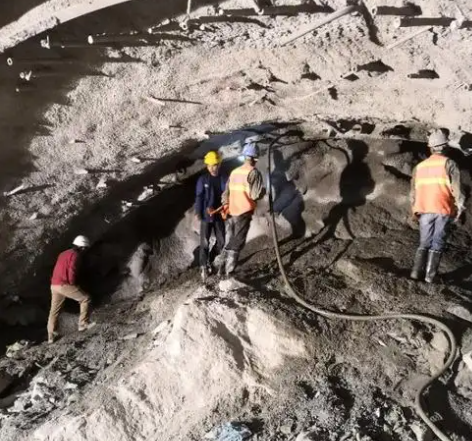 道滘镇拱顶带模注浆料的施工流程及注意事项